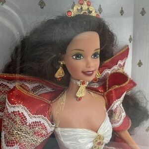 Barbie Happy Holidays Doll 1997 Red Gold 10th Anniversary Special Edition 17832